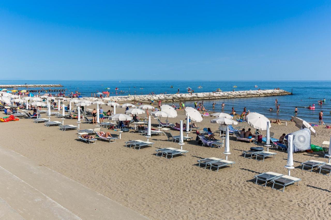 Апартаменти Pioppi Lido Altanea Каорле Екстер'єр фото